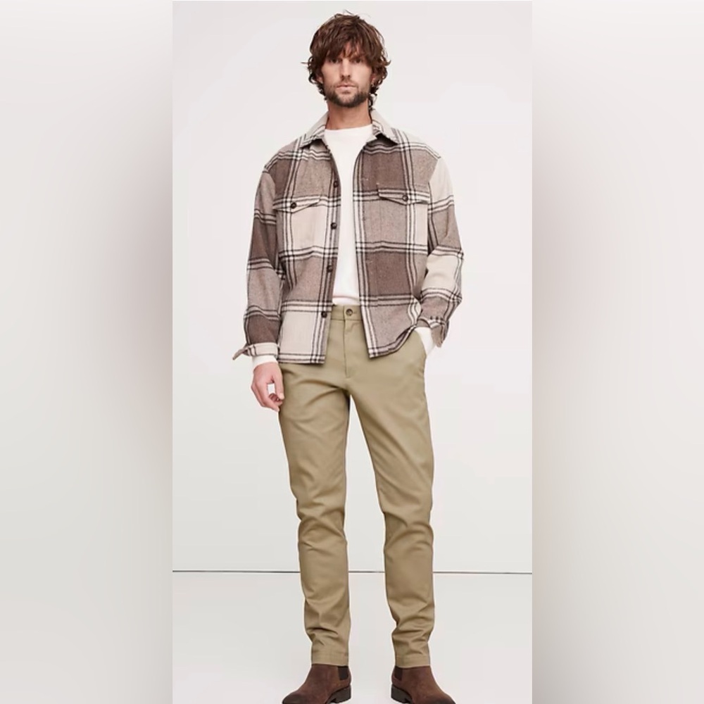 NWT!! Banana Republic Men's Slim Rapid Movement Tapered Khaki Chinos Size 34/30